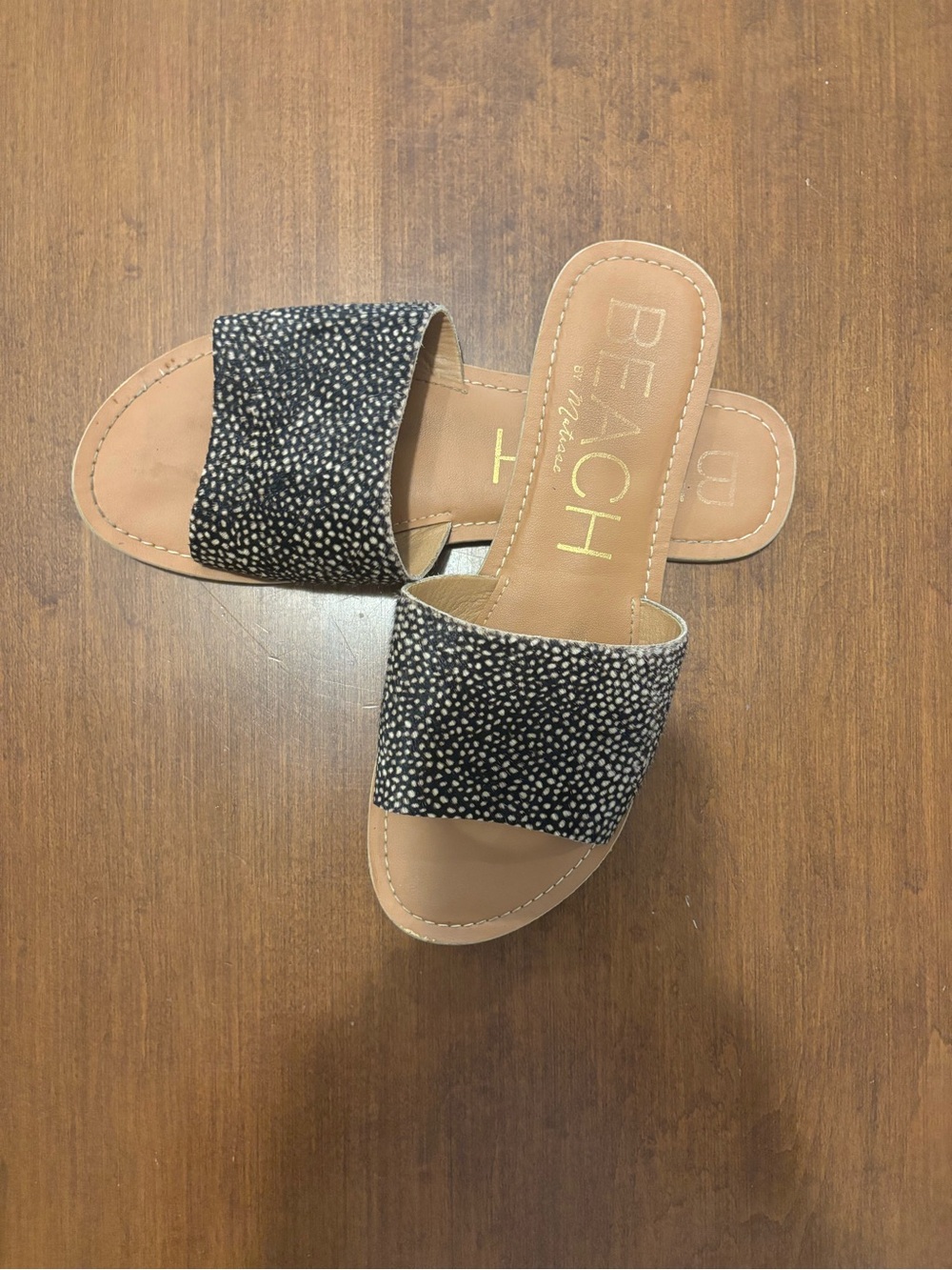 Beach by Matisse Black Speckled Slide Sandals with Tan Footbed